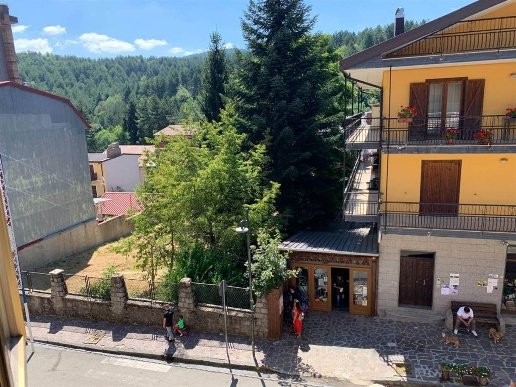 appartamento in vendita a Spezzano della Sila in zona Camigliatello Silano