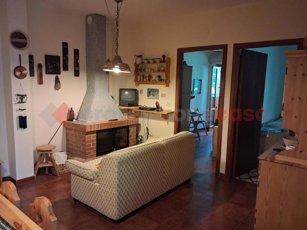 appartamento in vendita a Spezzano della Sila in zona Camigliatello Silano