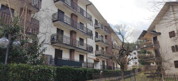 appartamento in vendita a Spezzano della Sila in zona Camigliatello Silano