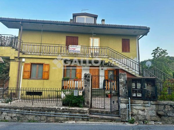 appartamento in vendita a Spezzano della Sila in zona Camigliatello Silano