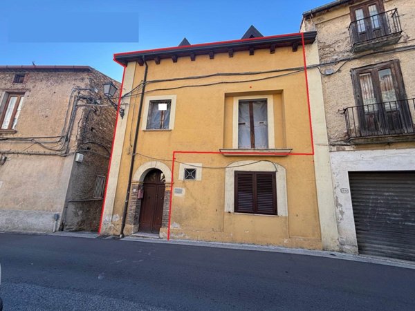 appartamento in vendita a Spezzano della Sila in zona Camigliatello Silano