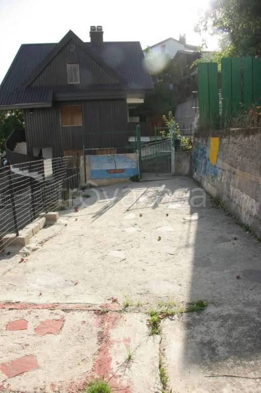casa indipendente in vendita a Spezzano della Sila in zona Camigliatello Silano