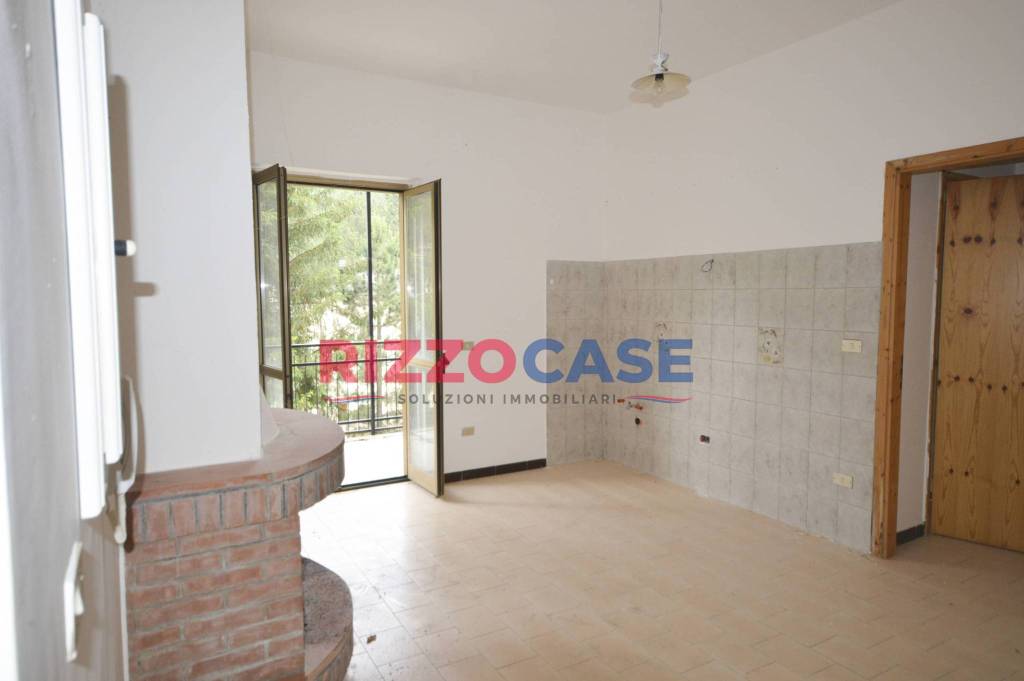 appartamento in vendita a Spezzano della Sila in zona Camigliatello Silano