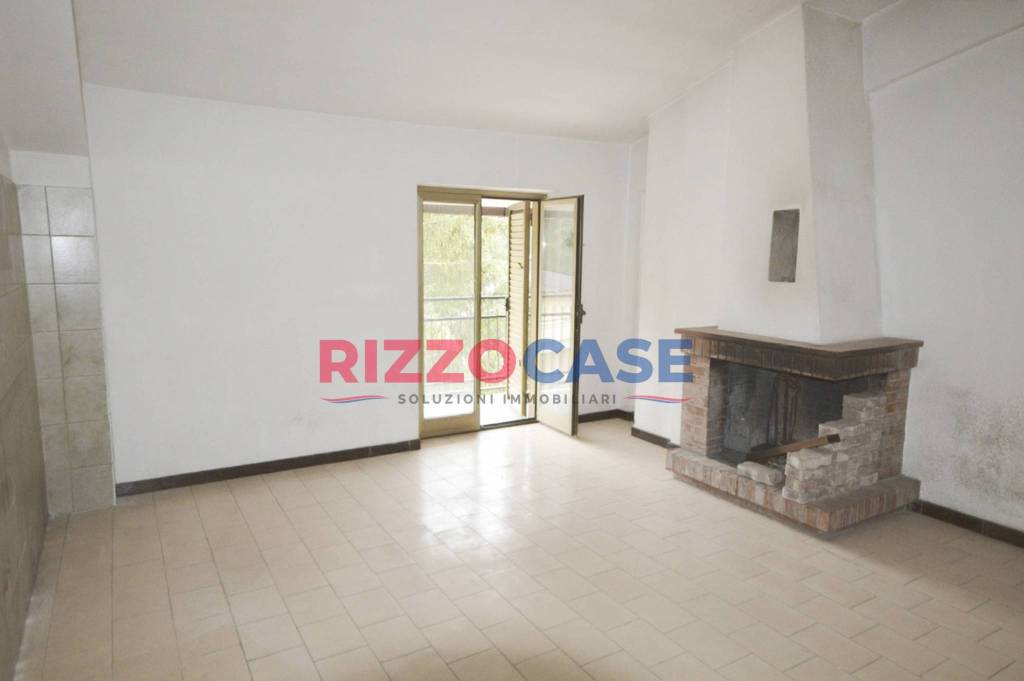 appartamento in vendita a Spezzano della Sila in zona Camigliatello Silano