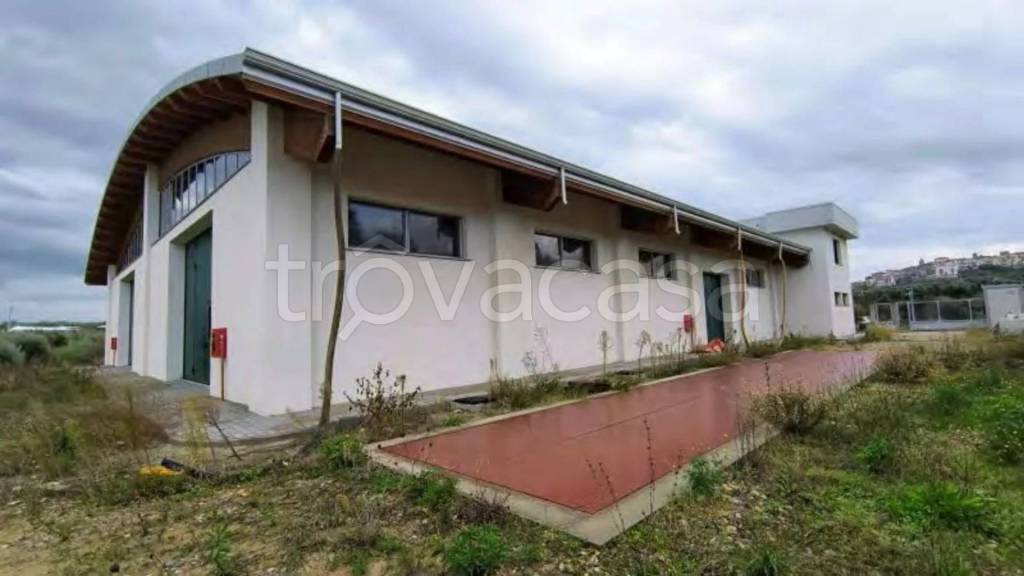 locale commerciale in vendita a Terranova da Sibari
