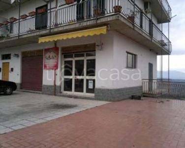 negozio in vendita a Torano Castello