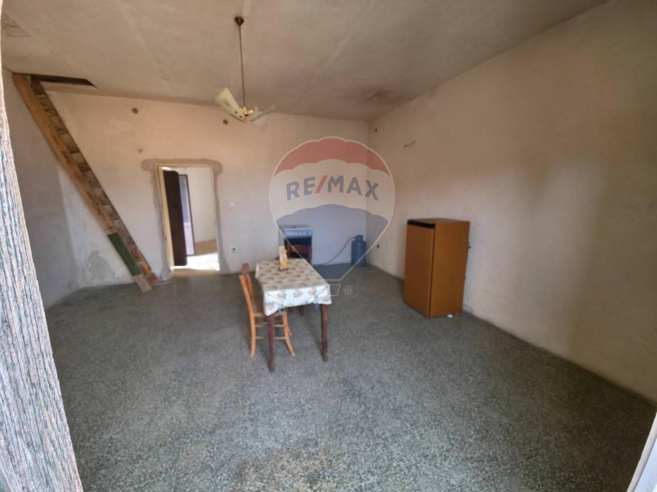 casa indipendente in vendita a Torano Castello