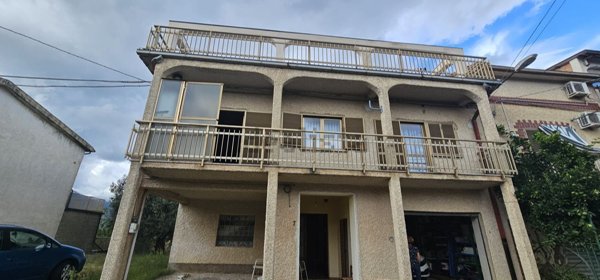 casa indipendente in vendita a Torano Castello