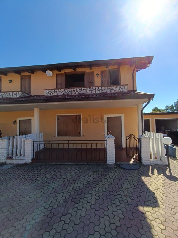 casa indipendente in vendita a Torano Castello in zona Sartano