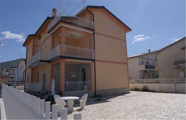 casa indipendente in vendita a Tortora