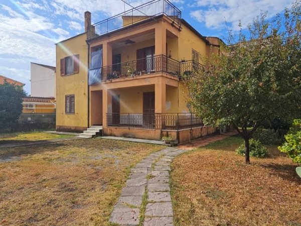 casa indipendente in vendita a Tortora
