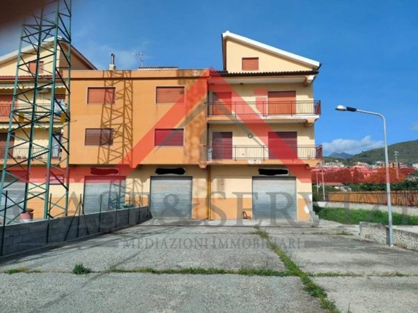 intera palazzina in vendita a Tortora