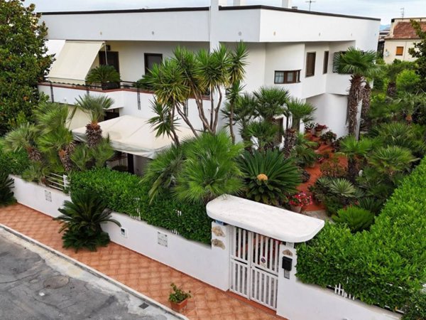 casa indipendente in vendita a Tortora