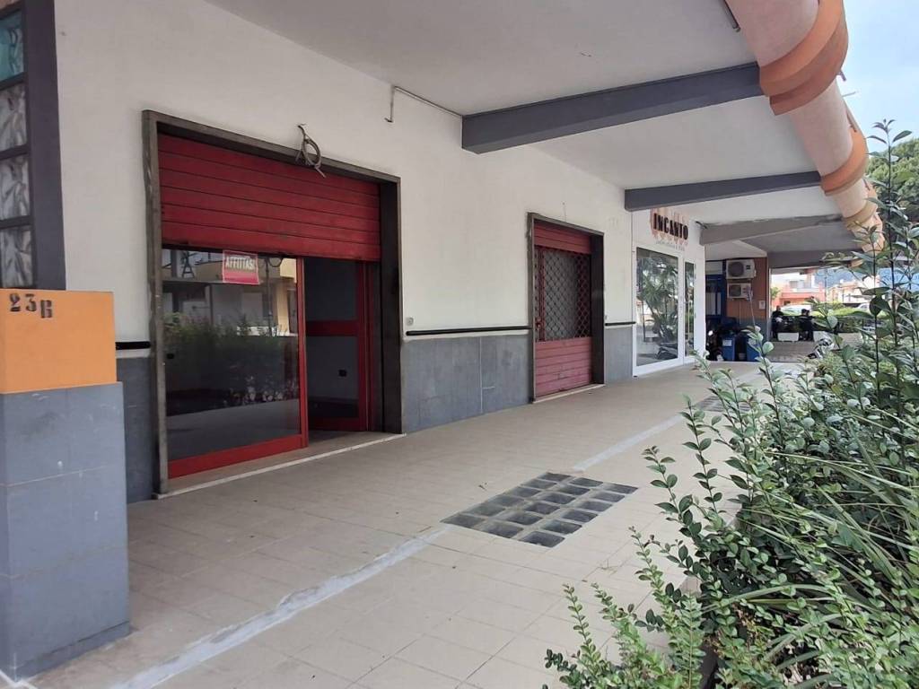 negozio in vendita a Tortora