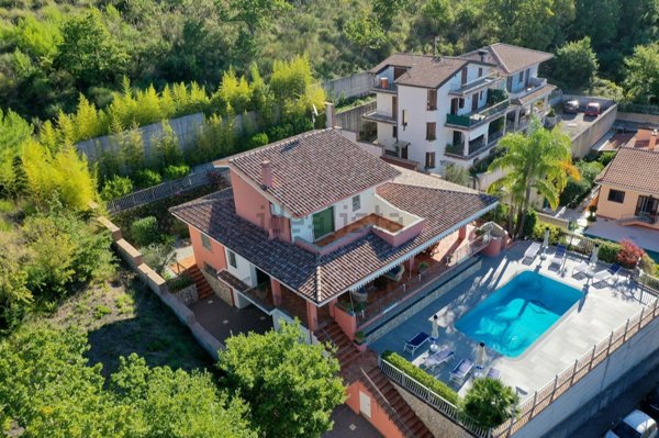 casa indipendente in vendita a Tortora