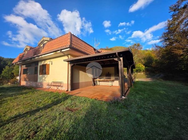 casa indipendente in vendita a Tortora