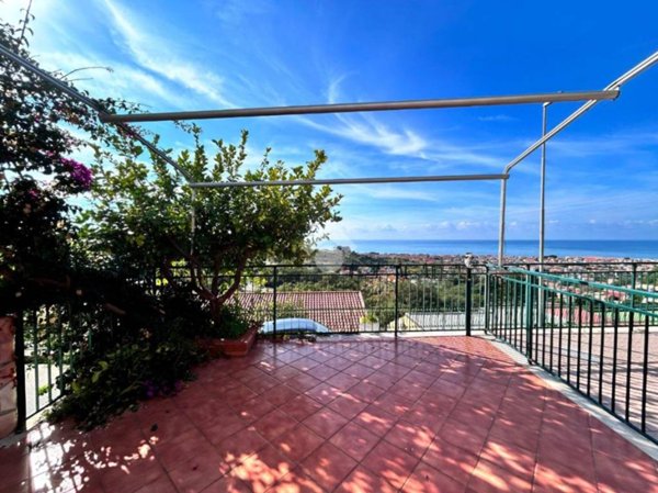 casa indipendente in vendita a Tortora