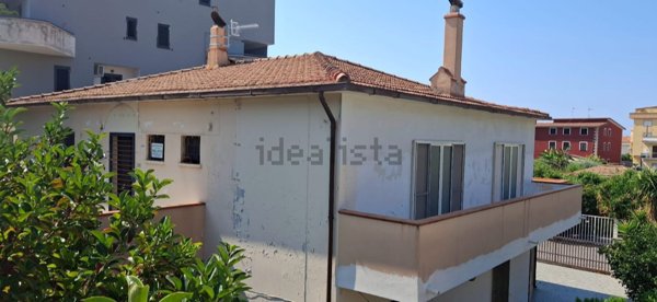 locale commerciale in vendita a Tortora