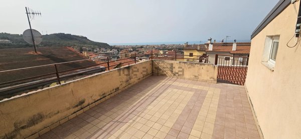 casa indipendente in vendita a Tortora