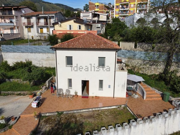casa indipendente in vendita a Tortora