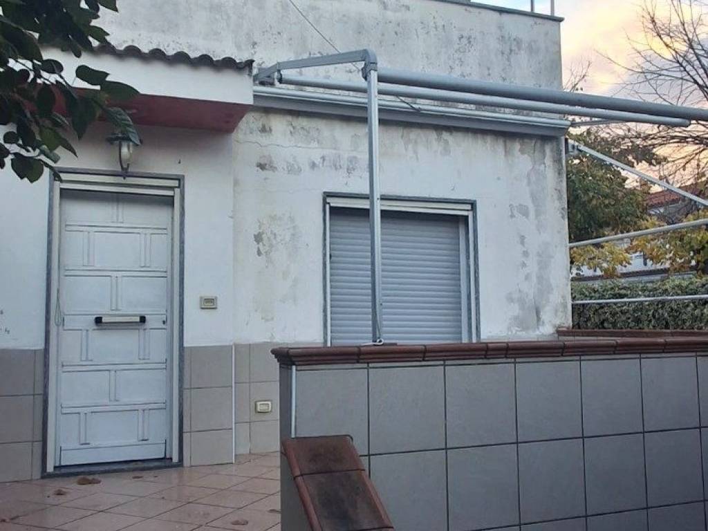 casa indipendente in vendita a Tortora