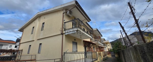 casa indipendente in vendita a Tortora