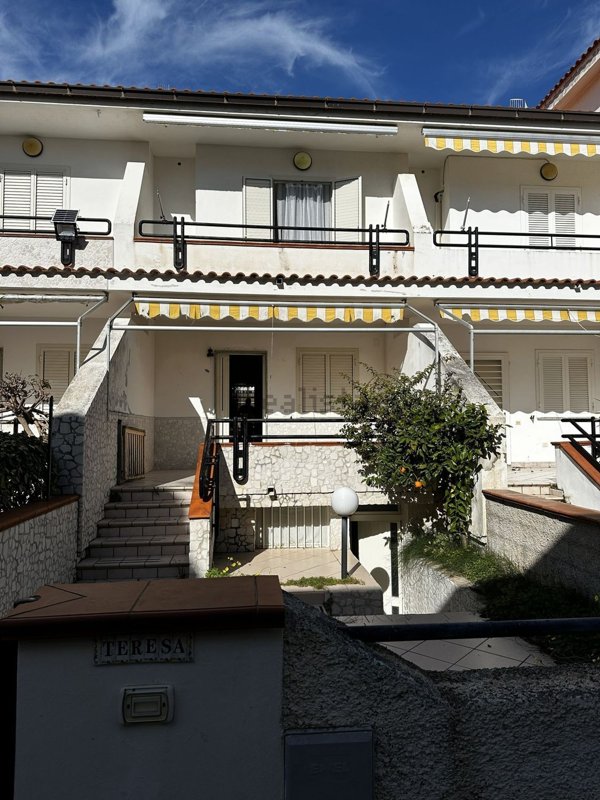 casa indipendente in vendita a Tortora