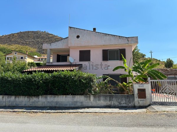 casa indipendente in vendita a Tortora