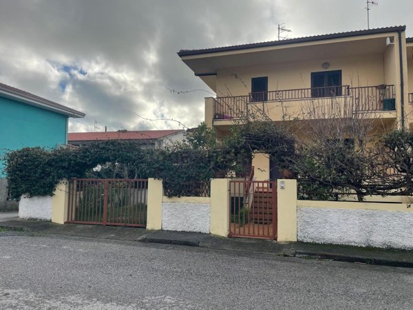 casa indipendente in vendita a Tortora