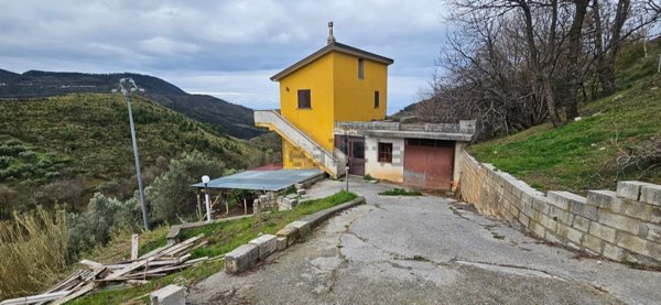 casa indipendente in vendita a Tortora