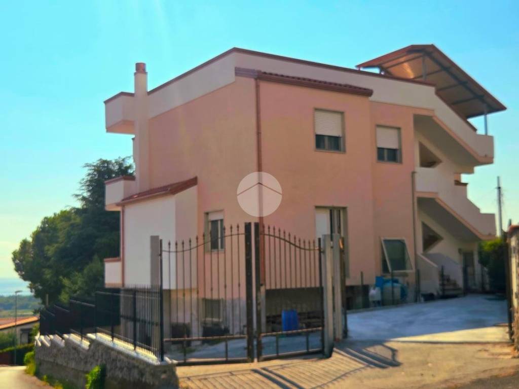 casa indipendente in vendita a Tortora