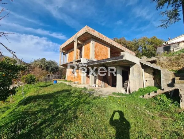 casa indipendente in vendita a Tortora