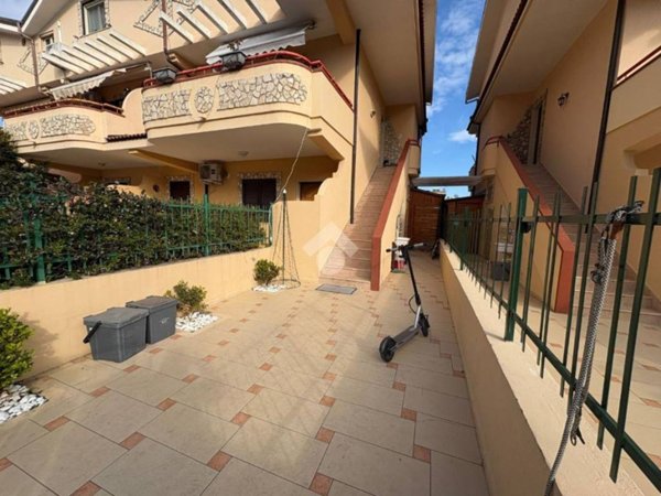 casa indipendente in vendita a Villapiana in zona Lido