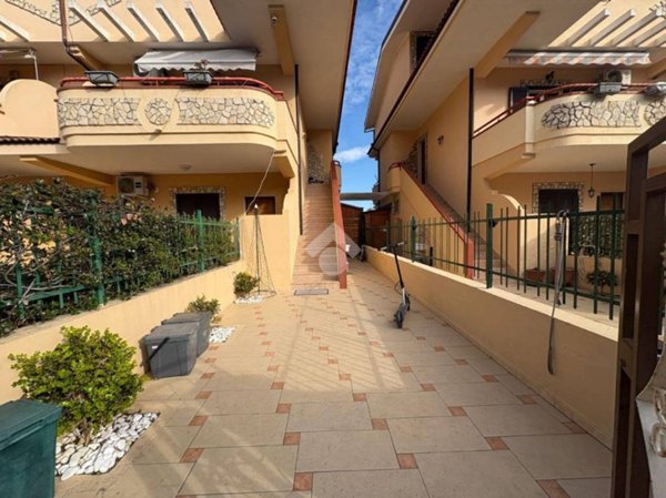 casa indipendente in vendita a Villapiana in zona Lido