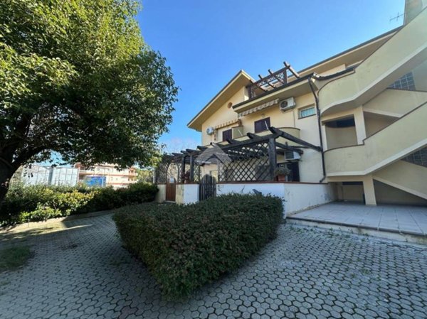 appartamento in vendita a Villapiana in zona Lido