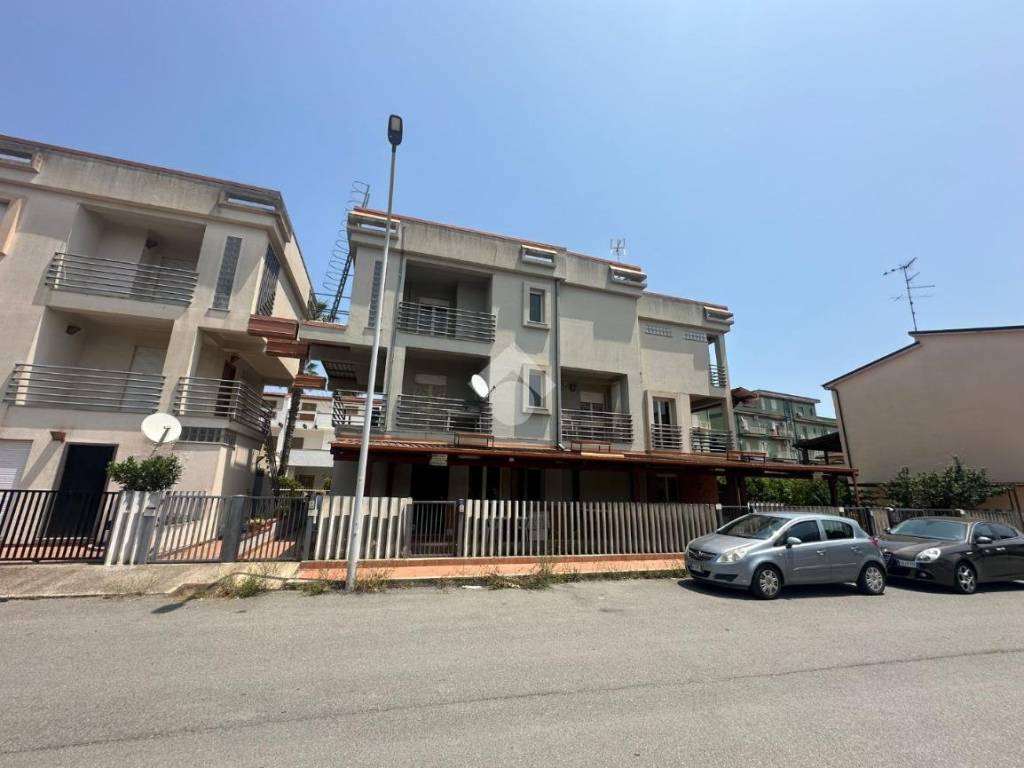 appartamento in vendita a Villapiana in zona Lido