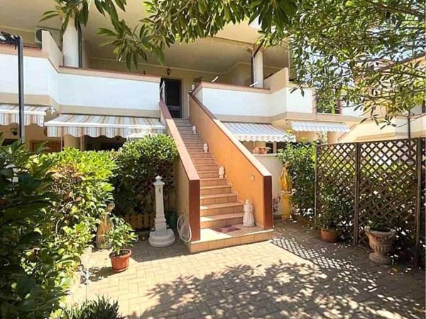 casa indipendente in vendita a Villapiana in zona Lido