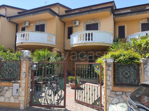 casa indipendente in vendita a Villapiana in zona Lido