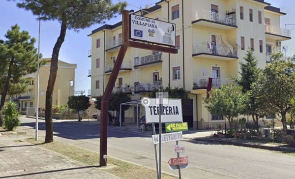 locale commerciale in vendita a Villapiana in zona Scalo