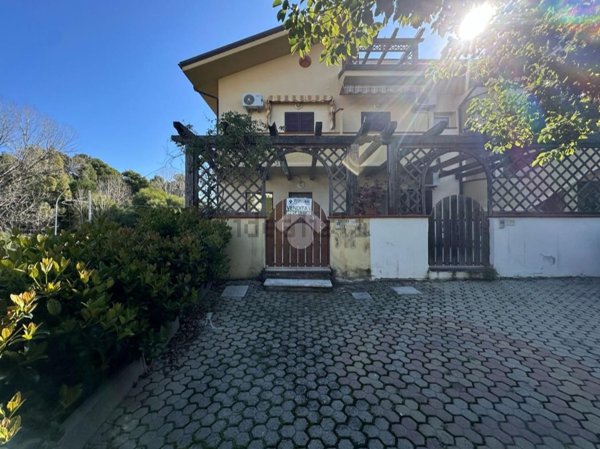 appartamento in vendita a Villapiana in zona Lido