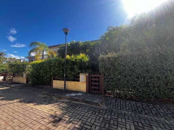 casa indipendente in vendita a Villapiana in zona Lido