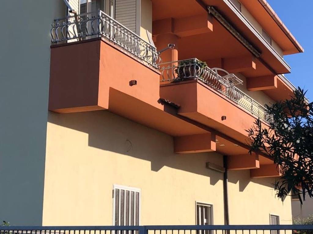 intera palazzina in vendita a Villapiana