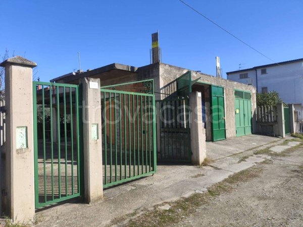 casa semindipendente in vendita a Villapiana in zona Lido