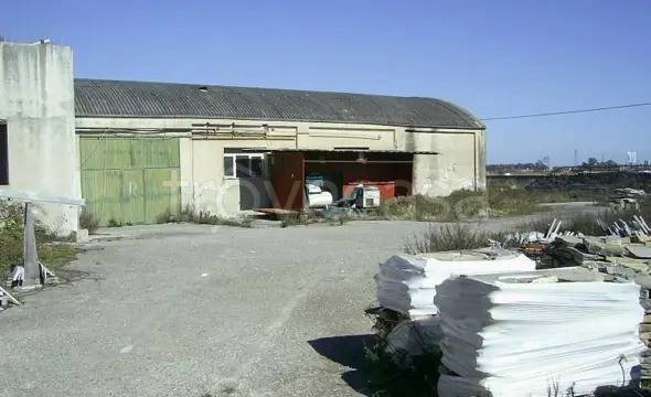 locale commerciale in vendita a Villapiana in zona Scalo