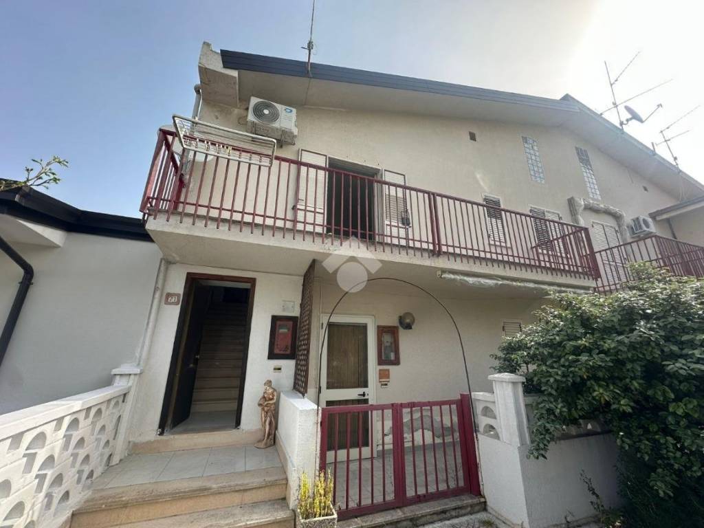 appartamento in vendita a Villapiana in zona Lido