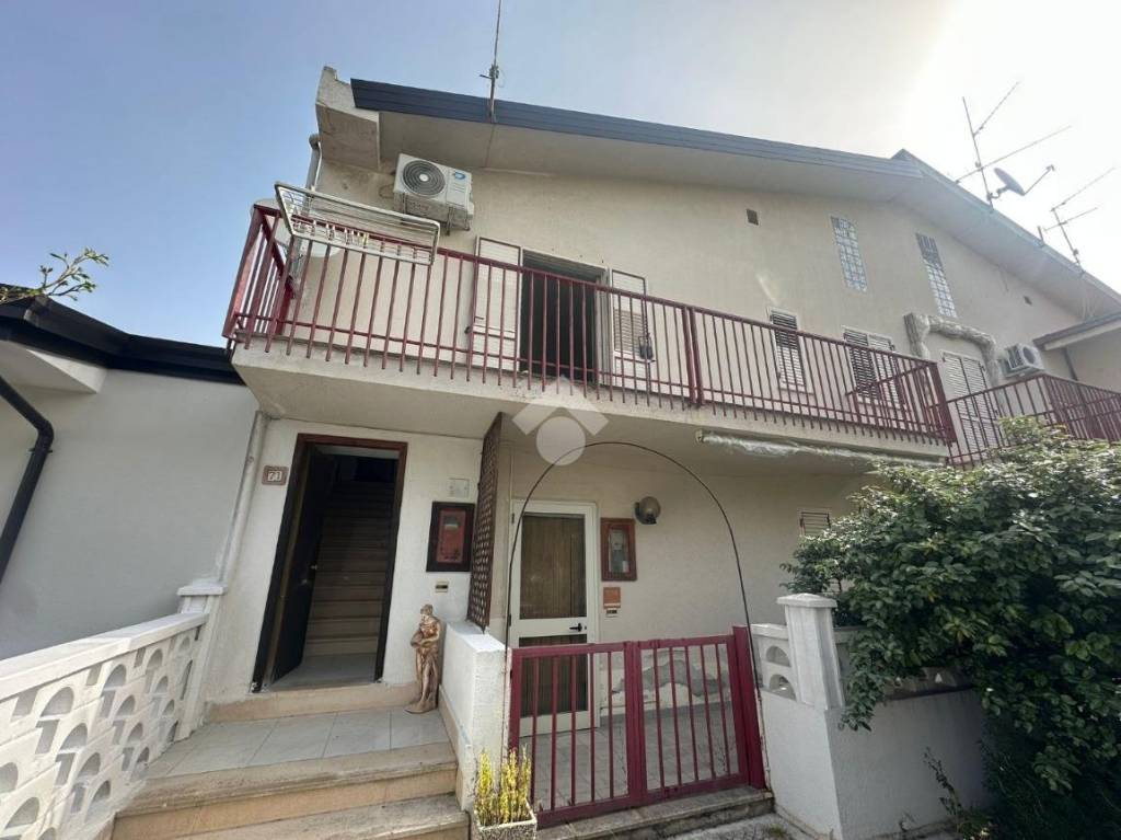 appartamento in vendita a Villapiana in zona Lido