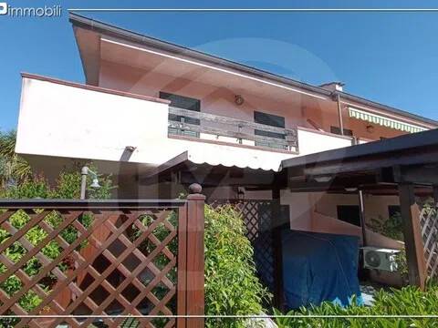 casa indipendente in vendita a Villapiana in zona Lido