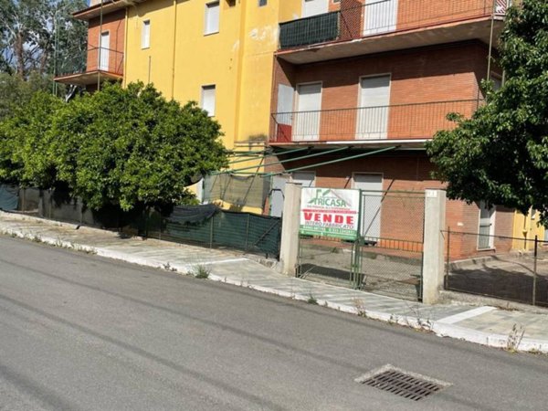 intera palazzina in vendita a Villapiana in zona Lido