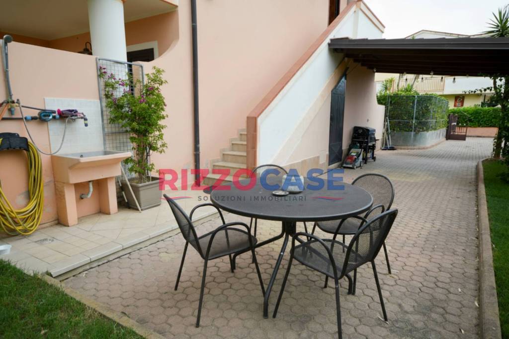 casa indipendente in vendita a Villapiana in zona Scalo