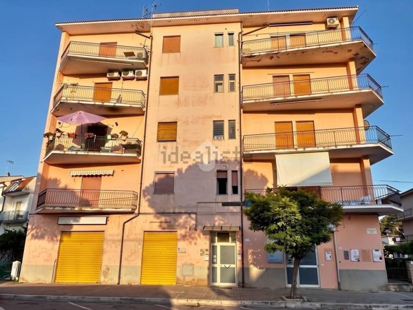 appartamento in vendita a Villapiana in zona Lido